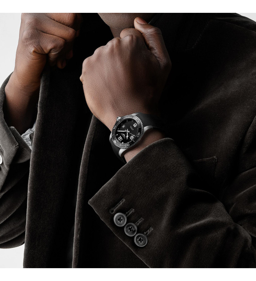Montre Longines Hydroconquest automatique cadran noir bracelet caoutchouc noir 41mm