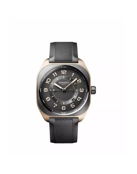 Montre Hermès H08 La Matière du Temps 42 mm automatique cadran traité or noir boîtier or rose bracelet en caoutchouc noir