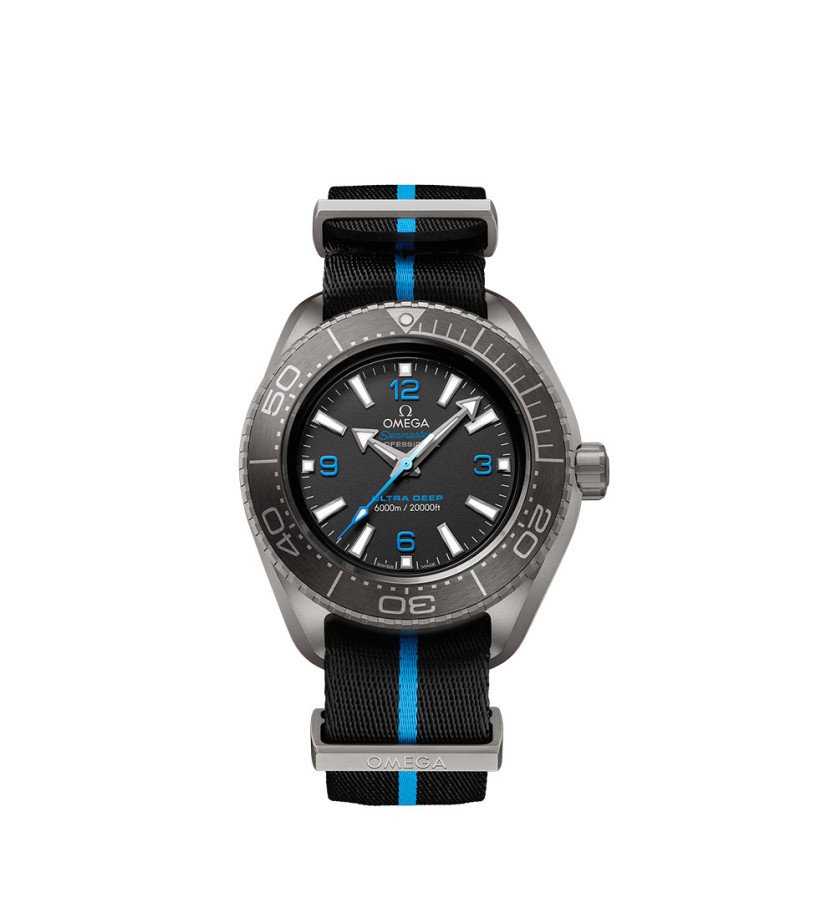 Montre Omega Seamaster Planet Ocean Ultra Deep Co-Axial Master Chronometer automatique cadran noir bracelet NATO 45,5mm