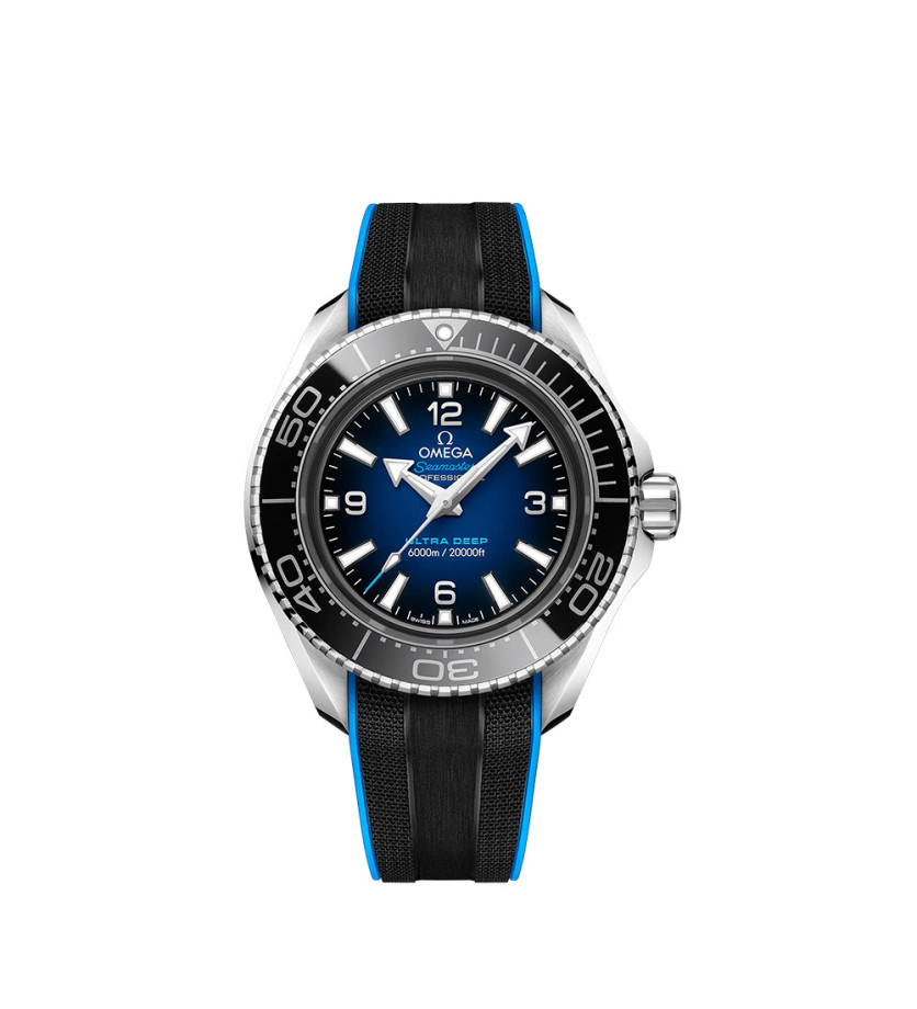 Montre Omega Seamaster Planet Ocean Ultra Deep Co-Axial Master Chronometer cadran bleu bracelet caoutchouc bleu et noir 45,5mm