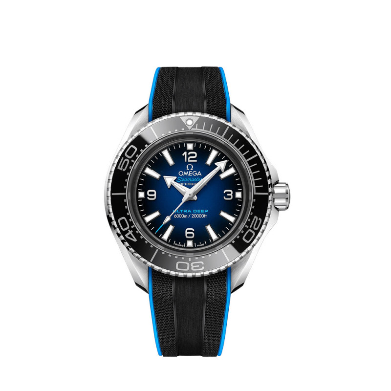 Montre Omega Seamaster Planet Ocean Ultra Deep Co-Axial Master Chronometer cadran bleu bracelet caoutchouc bleu et noir 45,5mm