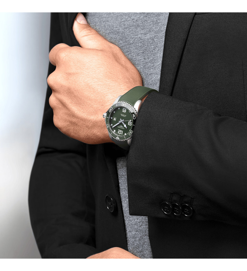 Montre Longines Hydroconquest automatique cadran vert mat bracelet caoutchouc vert 41mm