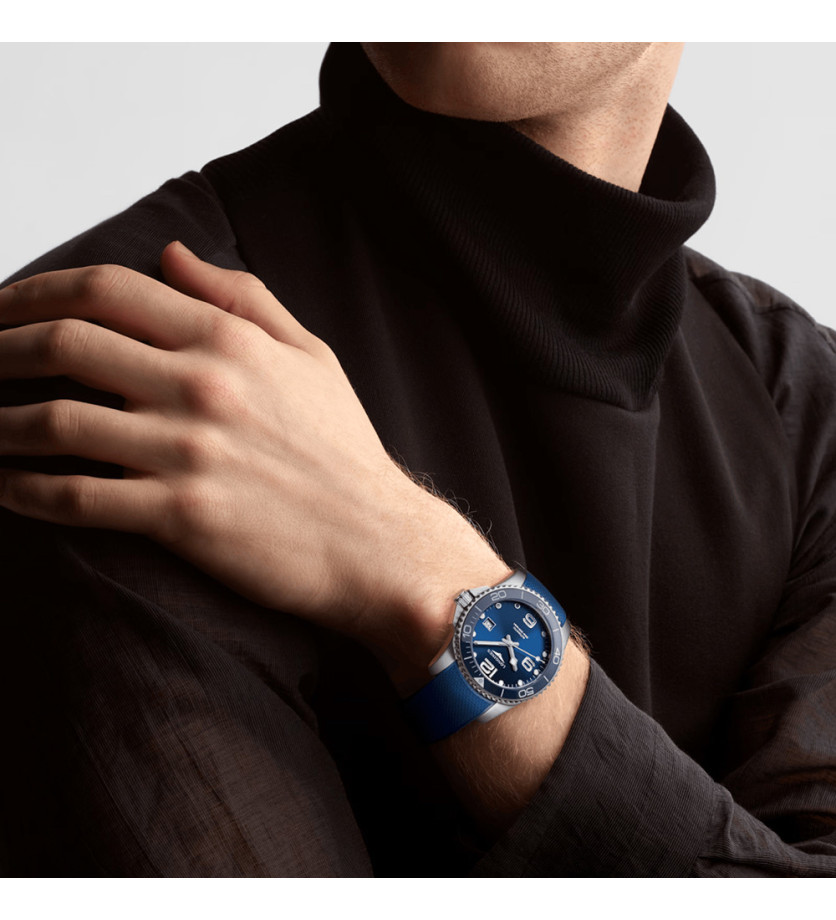 Montre Longines Hydroconquest automatique cadran bleu bracelet caoutchouc bleu 41mm