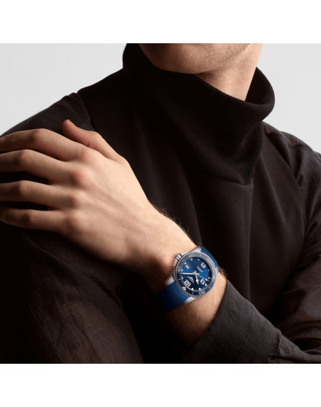 Montre Longines Hydroconquest automatique cadran bleu bracelet caoutchouc bleu 41mm