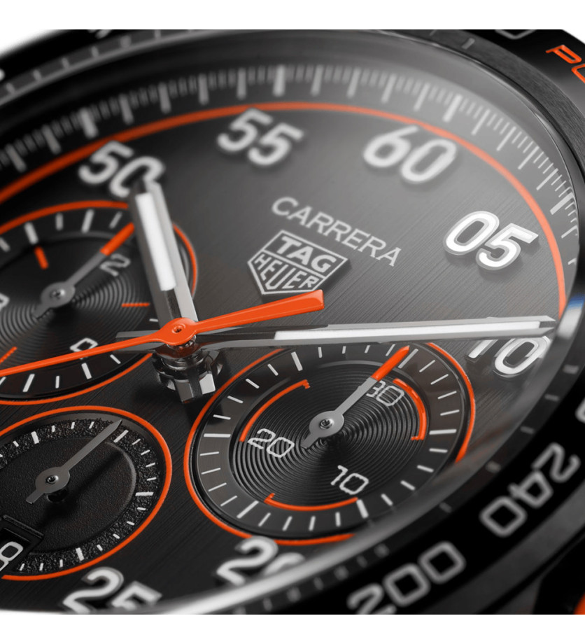 Montre TAG Heuer Carrera x Porsche Orange Racing Automatique Cadran noir Bracelet caoutchouc noir surpiqûres oranges 44 mm
