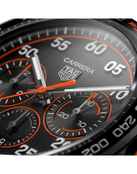 Montre TAG Heuer Carrera x Porsche Orange Racing Automatique Cadran noir Bracelet caoutchouc noir surpiqûres oranges 44 mm