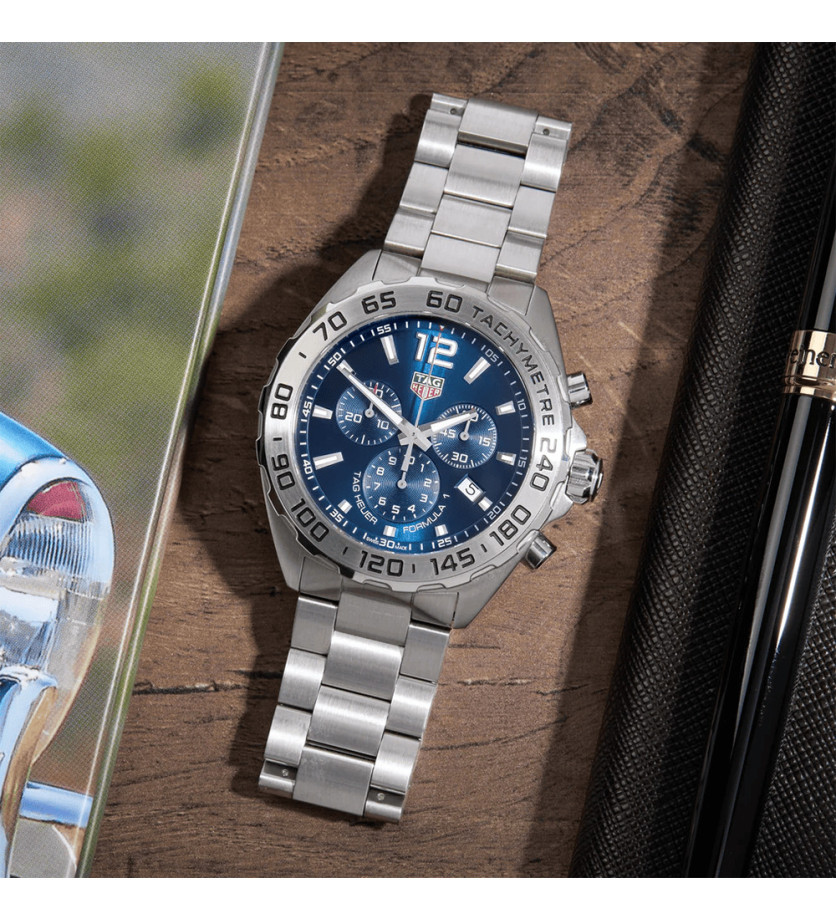 Montre TAG Heuer Formula 1 Chronographe Quartz Cadran soleillé bleu Bracelet acier 43 mm