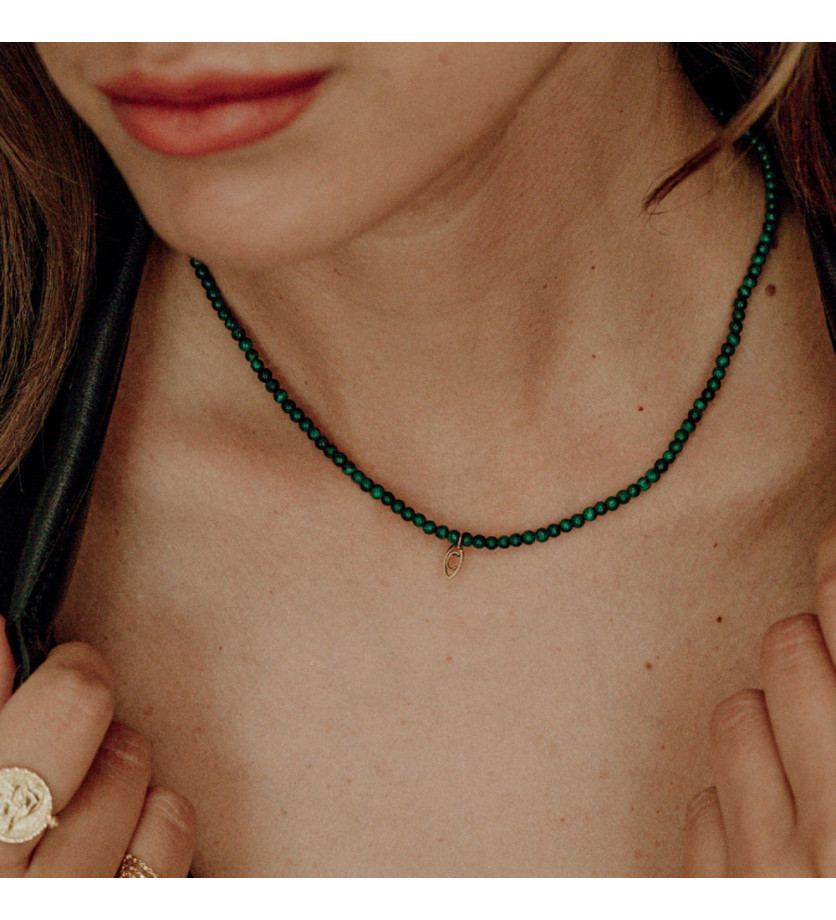 Collier de perles Charlet Origines Colors malachite porté