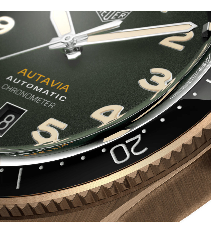 Montre TAG Heuer Autavia Automatique Cadran vert Bracelet en veau noir 42 mm