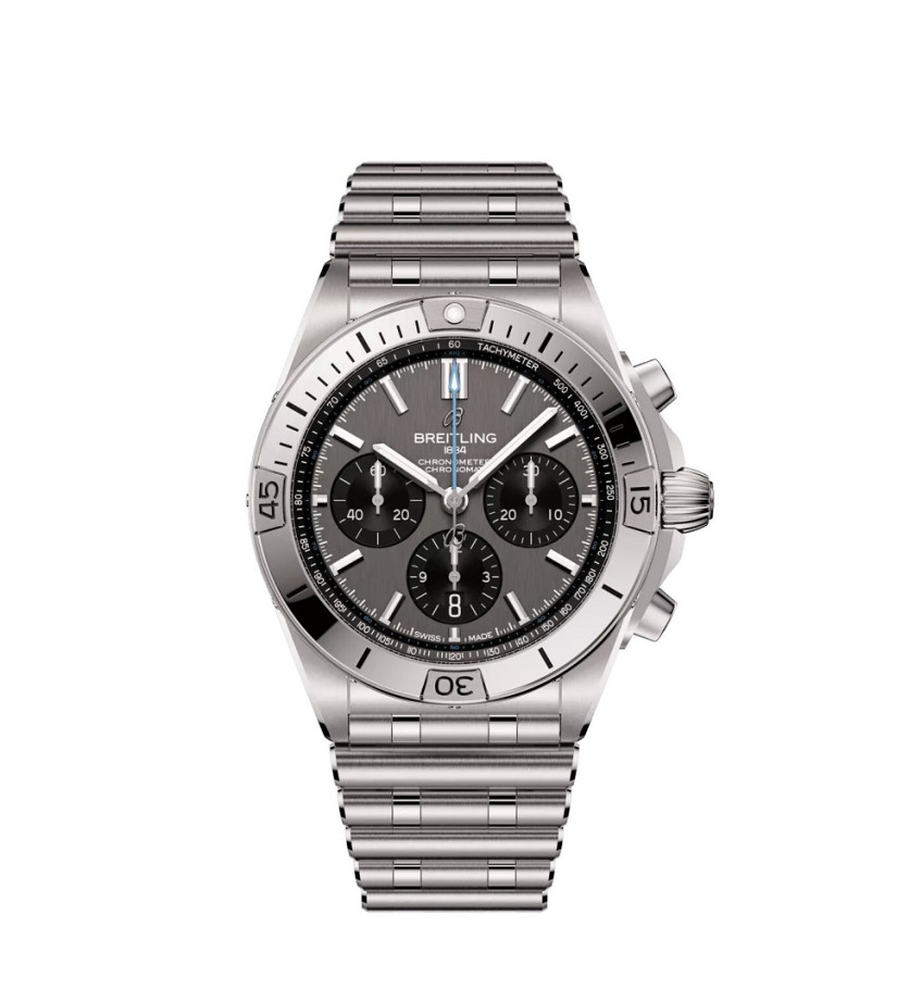 Montre Breitling Chronomat B01 automatique cadran anthracite bracelet en titane 42mm