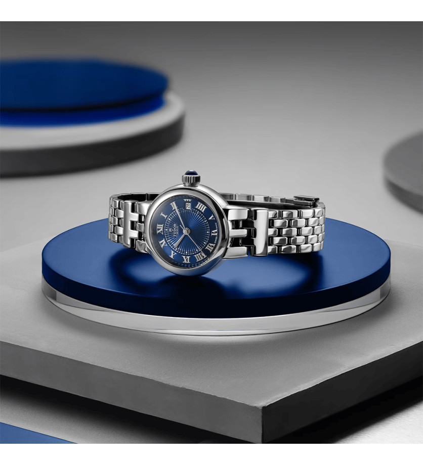 Montre Tudor Clair de rose automatique cadran bleu bracelet acier 30 mm