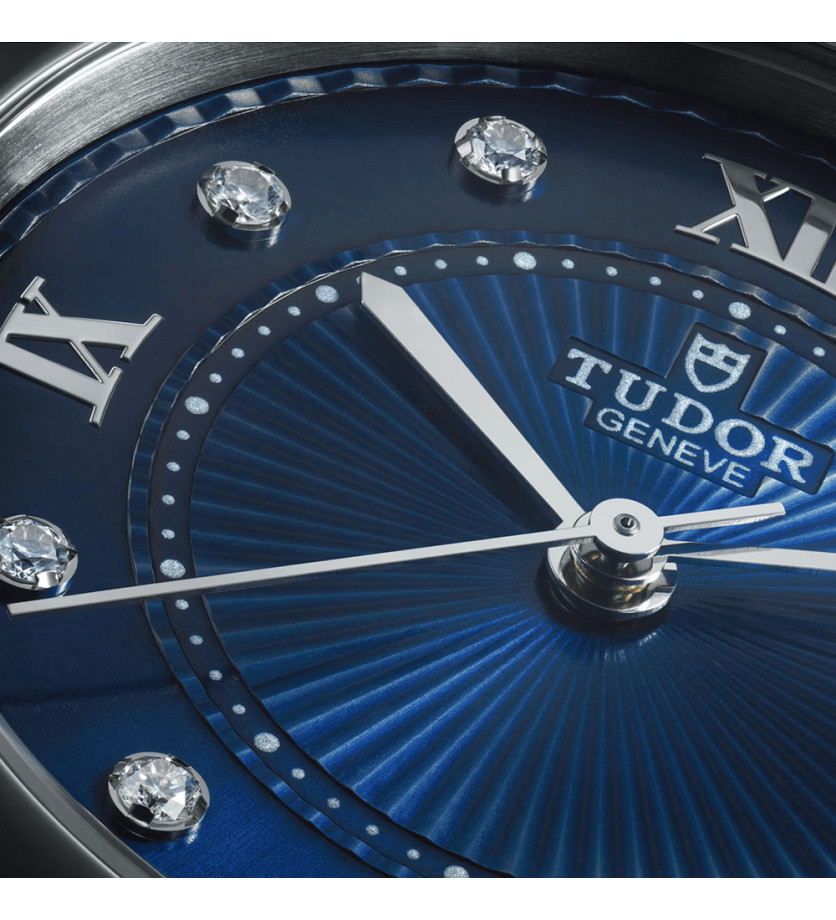 Montre Tudor Clair de rose automatique cadran bleu index diamants bracelet acier 26 mm