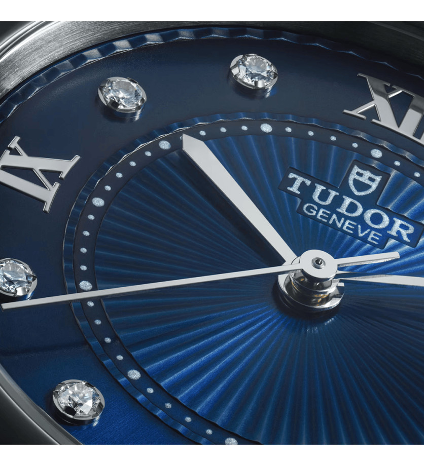 Montre Tudor Clair de rose automatique cadran bleu index diamants bracelet acier 30 mm