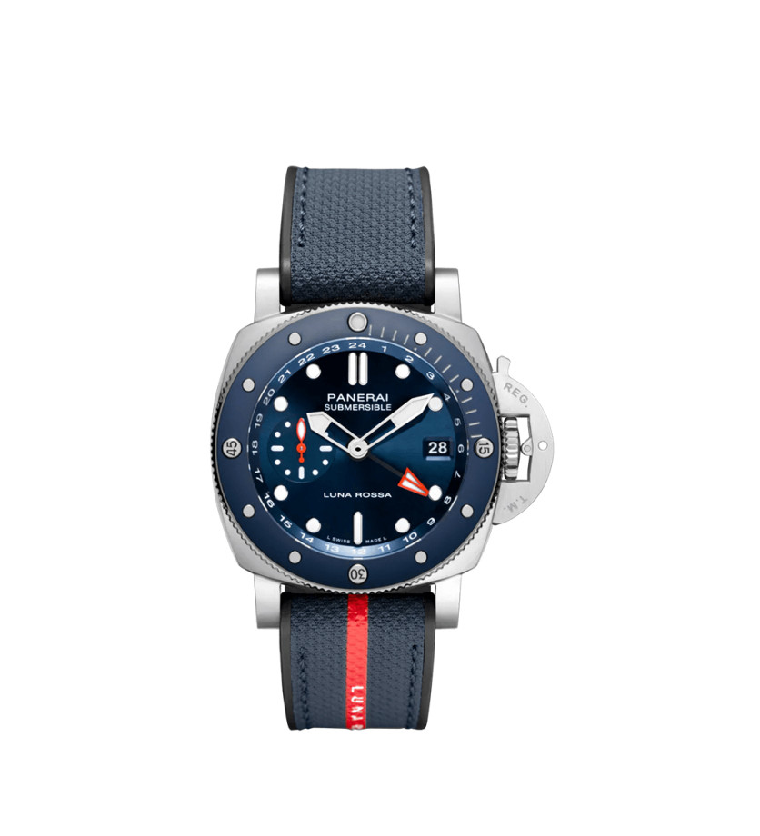 Montre Panerai Submersible GMT Luna Rossa Titanio automatique cadran bleu bracelet caoutchouc bleu foncé 42 mm