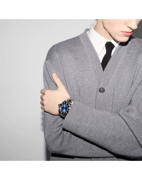 Montre Gucci Dive automatique cadran bleu bracelet acier 40 mm